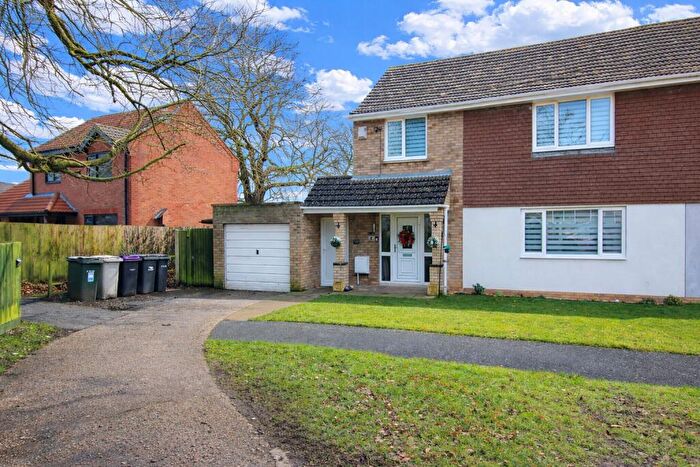 3 Bedroom Semi Detached House For Sale In Vampire Road, Manby, LN11