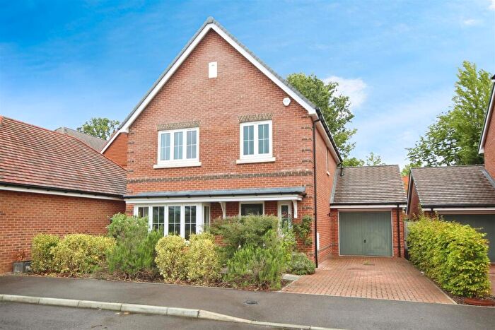 4 Bedroom Detached House To Rent In Lance Way, Arborfield Green, Reading, RG2