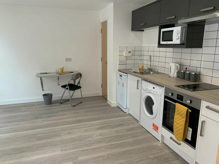 Studio To Rent In Queningate Mews - Ref, CT1
