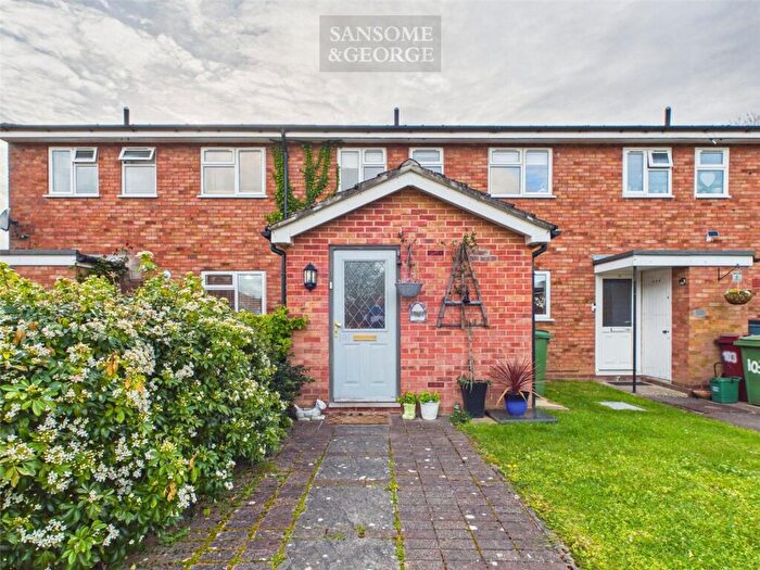 3 Bedroom Property For Sale In Longcroft Road, Kingsclere, RG20