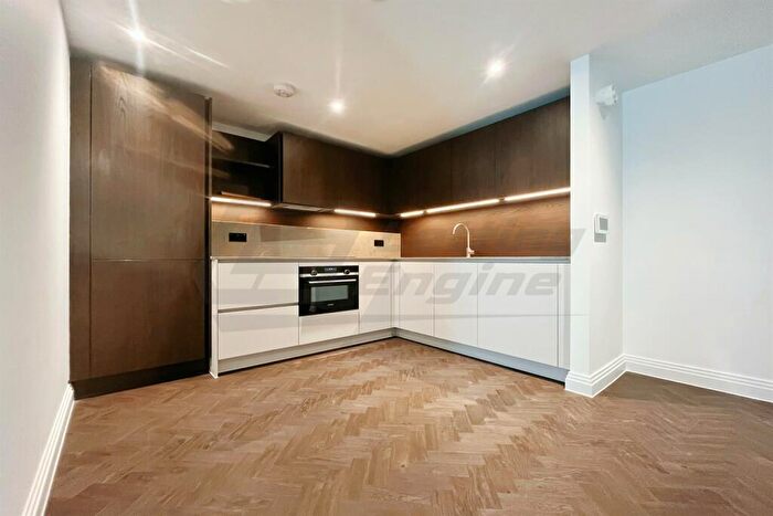 1 Bedroom Apartment To Rent In , Halcyon House, E16