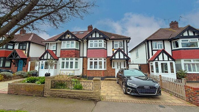 3 Bedroom Semi Detached House For Sale In The Causeway, Carshalton, Surrey., SM5