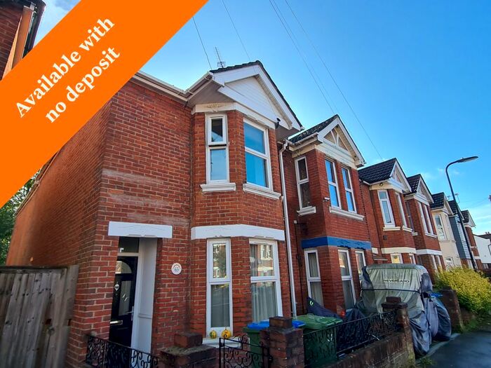 3 Bedroom End Of Terrace House To Rent In Malmesbury Road, Shirley, Southampton, SO15