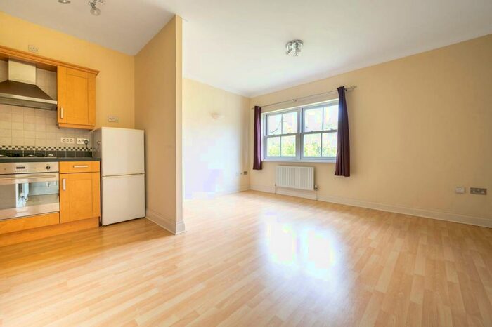 1 Bedroom Flat To Rent In Woodbridge Road, Guildford, GU1