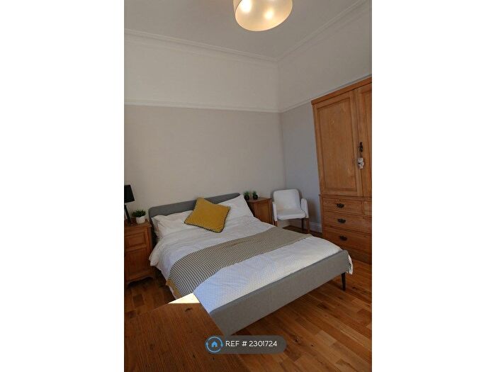 5 Bedroom Flat To Rent In Arnwood Drive, Glasgow, G12