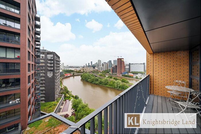 2 Bedroom Apartment To Rent In Amelia House, Lyell Street, London, E14