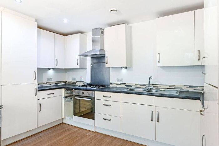 2 Bedroom Flat To Rent In Chargeable Lane, Plaistow, London, E13