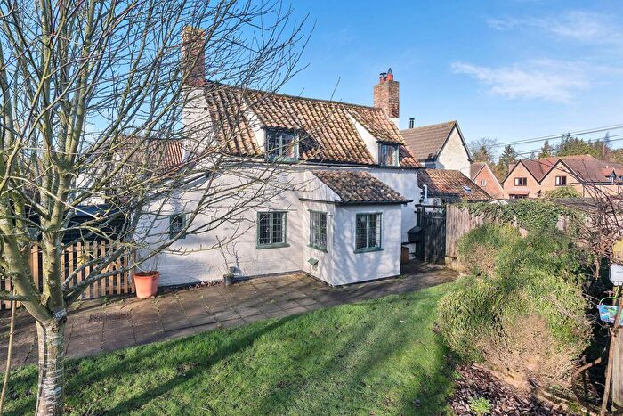 2 Bedroom Detached House For Sale In High Street, Harlton, CB23