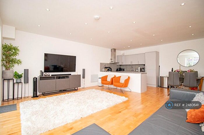 3 Bedroom Flat To Rent In Bridle Road, Croydon, CR0