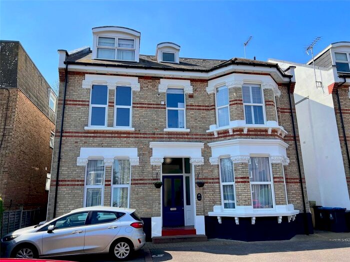 1 Bedroom Flat To Rent In The Avenue, Surbiton, KT5