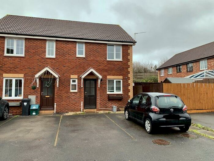 3 Bedroom Semi-Detached House To Rent In Fennel Drive, Bristol, BS32