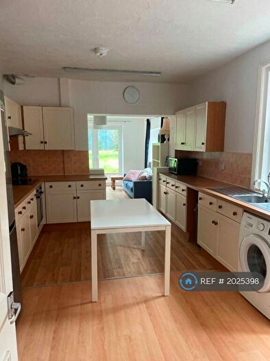 6 Bedroom Detached House To Rent In Hankinson Road, Bournemouth, BH9