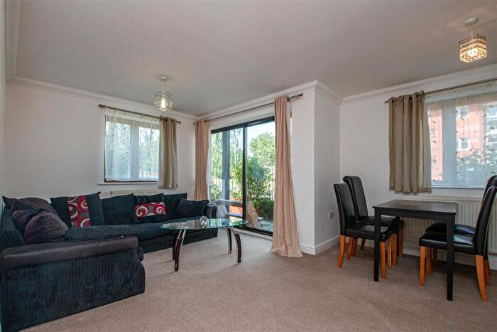 2 Bedroom Apartment To Rent In Kelling Way, Broughton, MK10