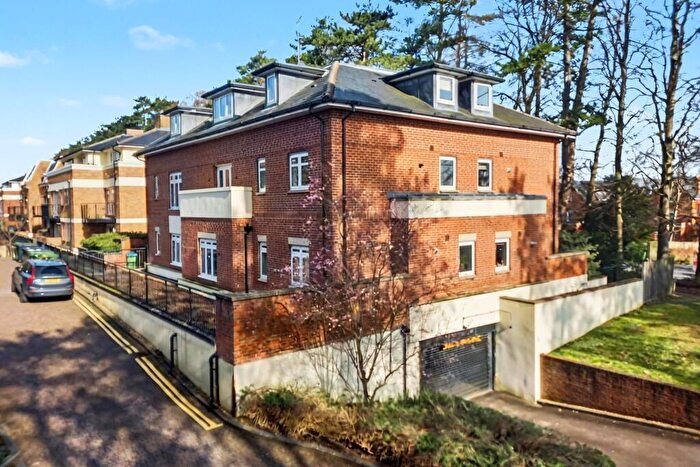 1 Bedroom Penthouse For Sale In Winchester, SO22