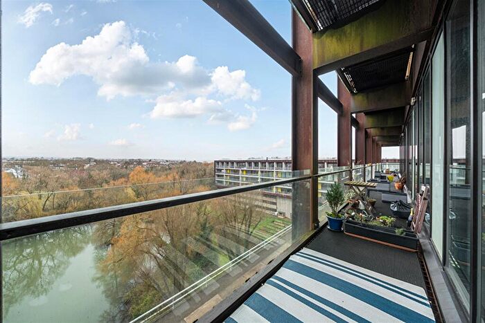 Studio For Sale In Lake Shore Drive, Crocs Bottom, Bristol, BS13