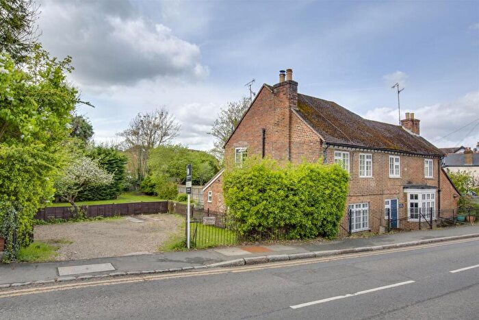 2 Bedroom Semi-Detached House To Rent In Cores End Road, Bourne End, SL8