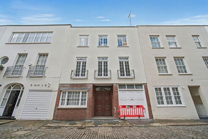 4 Bedroom Mews For Sale In Eaton Mews South, London, SW1W