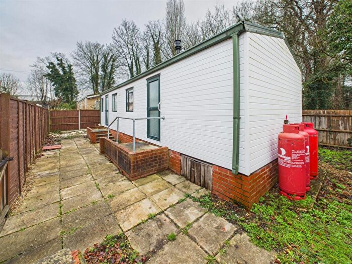 2 Bedroom Park Home For Sale In Scours Lane, Tilehurst, Reading, RG30