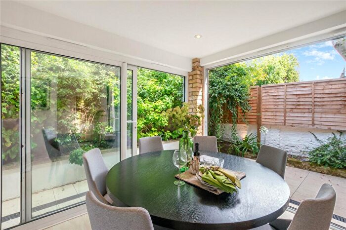 3 Bedroom Terraced House For Sale In Bridge Lane, London, SW11