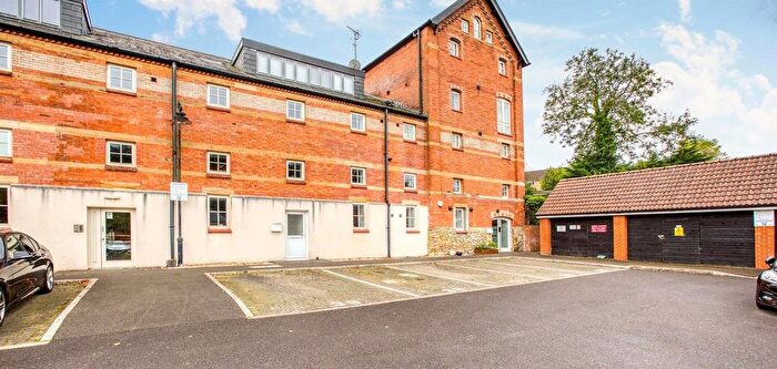 1 Bedroom Flat To Rent In Mill Lane, Crewkerne, TA18