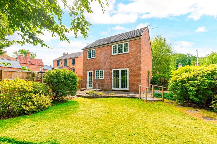 3 Bedroom Detached House For Sale In Bath Road, Devizes, Wiltshire, SN10