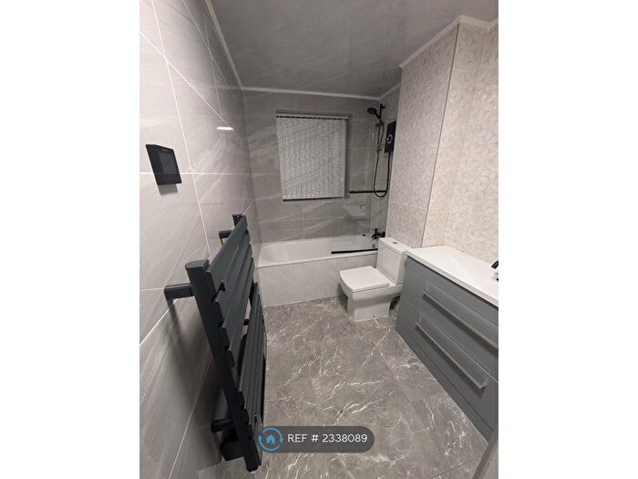 2 Bedroom Flat To Rent In Woburn Crescent, Birmingham, B43