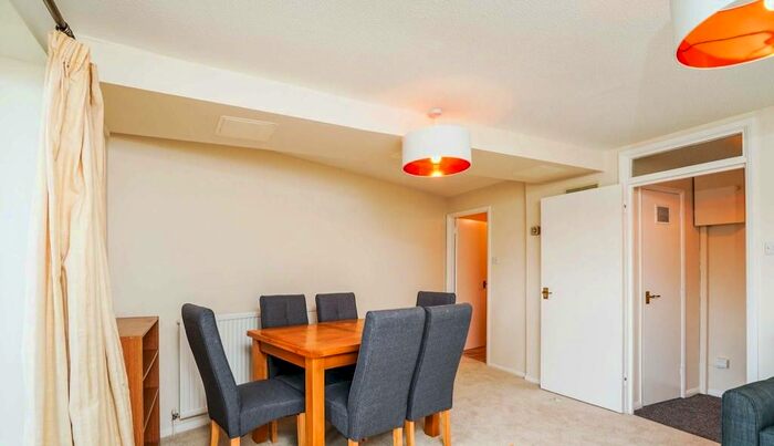 2 Bedroom Flat To Rent In Folly Bridge Court, Oxford, OX1