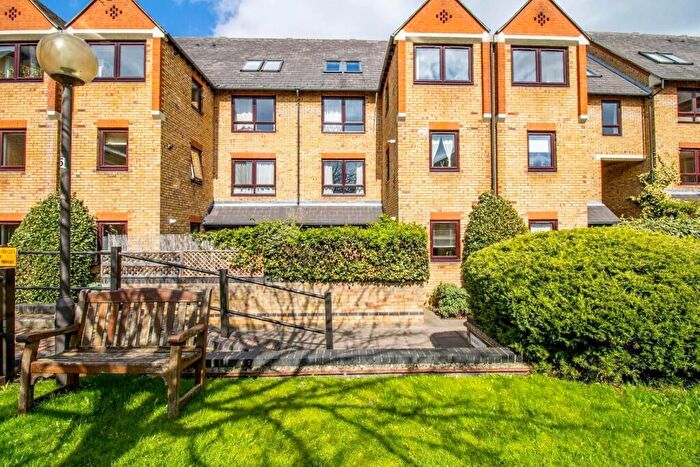 2 Bedroom Apartment For Sale In Auckland Road., Cambridge, CB5