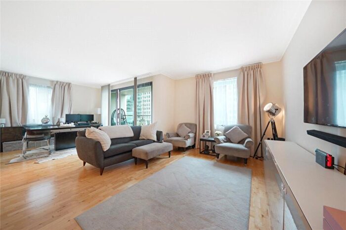 2 Bedroom Flat To Rent In South Quay Square, E14