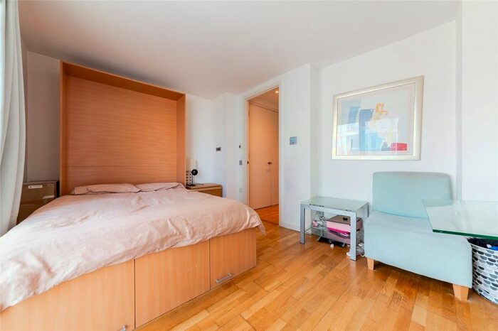 Studio To Rent In New Providence Wharf, Fairmont Avenue, Canary Wharf, London, E14