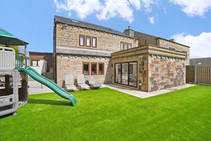 6 Bedroom Detached House For Sale In Stanage Lane, Halifax, HX3