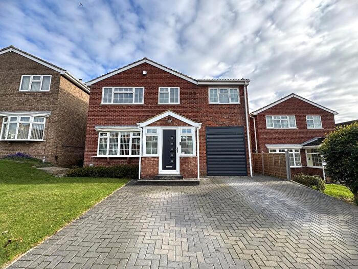 4 Bedroom Detached House For Sale In Slade Valley Avenue, Rothwell, NN14