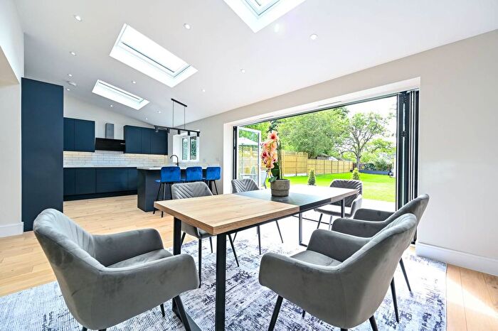 5 Bedroom Property To Rent In Meadow Hill, New Malden, KT3