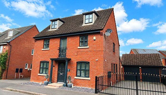 6 Bedroom Detached House For Sale In Kearnes Close, Abram, Wigan, WN2