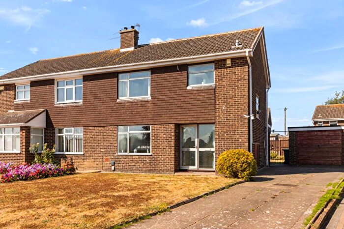 3 Bedroom Semi-Detached House For Sale In Broadway, Grimsby, Ne Lincolnshire, DN34
