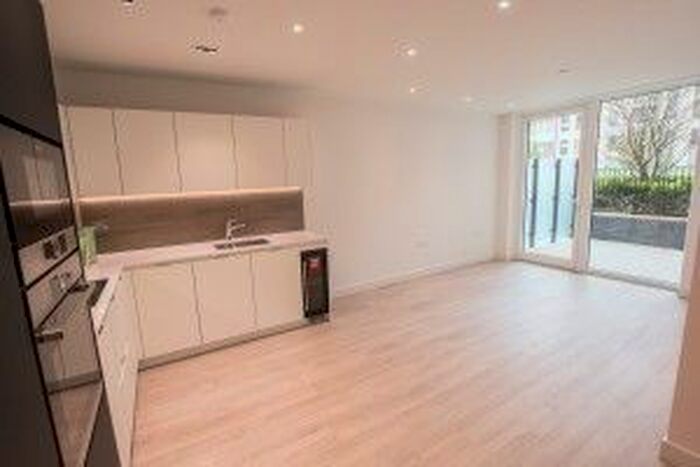 1 Bedroom Flat To Rent In Hadleigh Apartments, Woodberry Down, N4