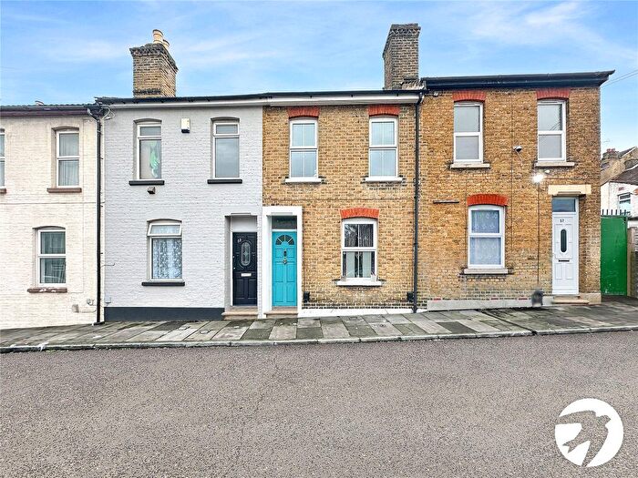 2 Bedroom Terraced House For Sale In East Street, Chatham, Kent, ME4