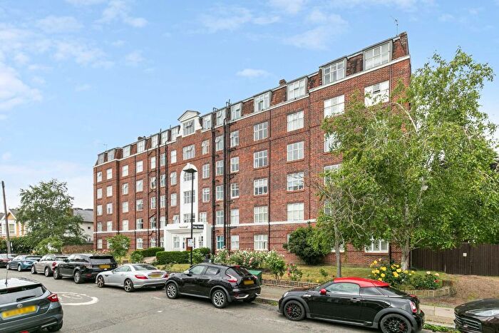 2 Bedroom Flat For Sale In Sutton Lane North, Chiswick, W4