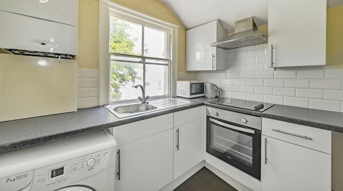 2 Bedroom Flat For Sale In Old Shoreham Road, Brighton, BN1