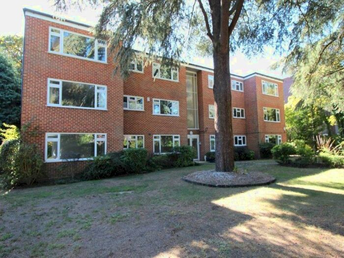 2 Bedroom Flat To Rent In West Cliff Road, West Cliff, Bournemouth, BH4