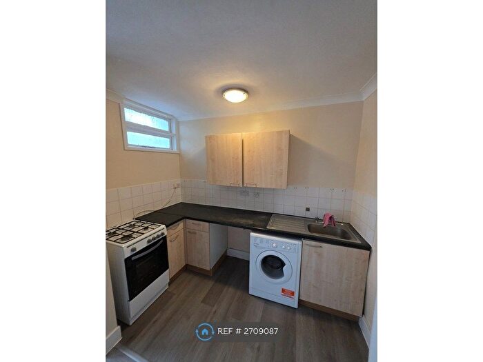 1 Bedroom Flat To Rent In Wellesley Road, Ilford, IG1