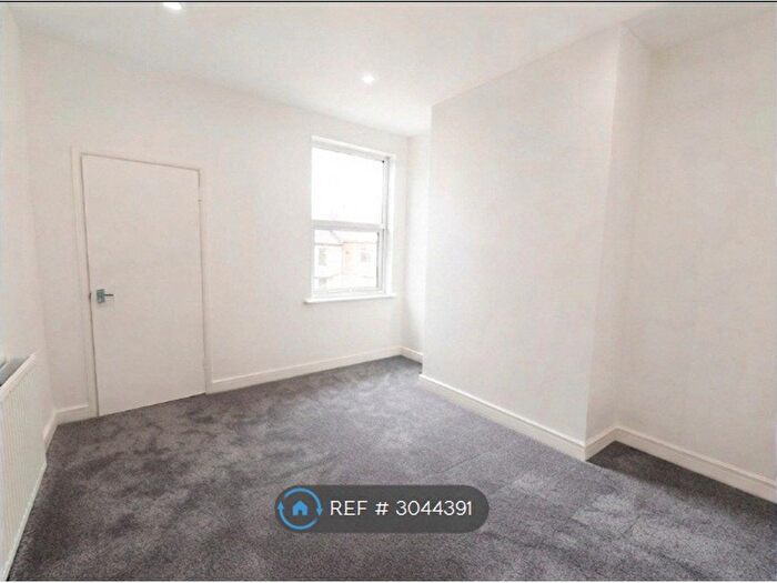 2 Bedroom Terraced House To Rent In Bycars Road, Stoke-On-Trent, ST6