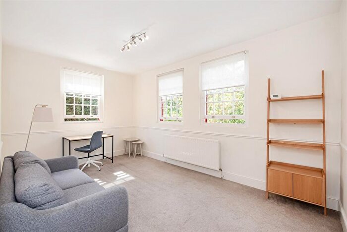 1 Bedroom Flat To Rent In Chevy Road, Southall, UB2