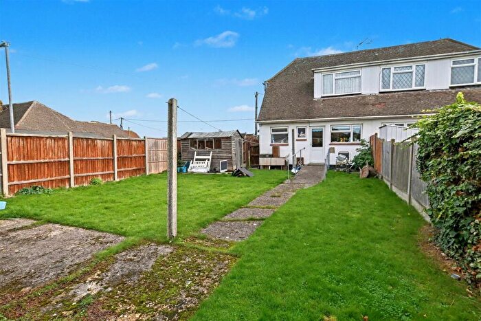 2 Bedroom Chalet For Sale In No Onward Chain Orange Road, Canvey Island, SS8