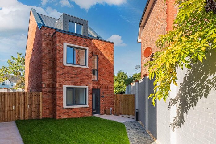 3 Bedroom Detached House For Sale In Priory Street, Tonbridge, TN9