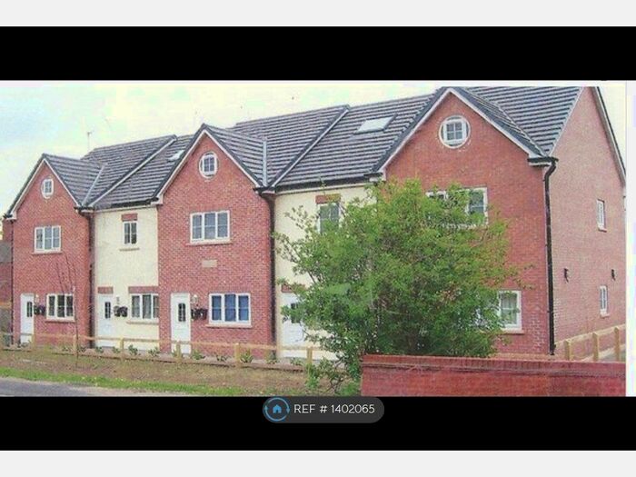 2 Bedroom Flat To Rent In Denton Drive, Northwich, CW9