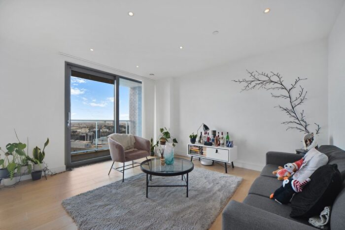 2 Bedroom Flat To Rent In Heritage Tower, East Ferry Road, E14