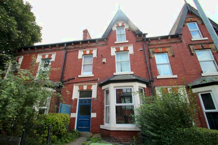 1 Bedroom Apartment To Rent In Roundhay View, Leeds, LS8