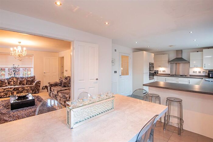 4 Bedroom Detached House For Sale In Darwin Drive, Leyland, PR25