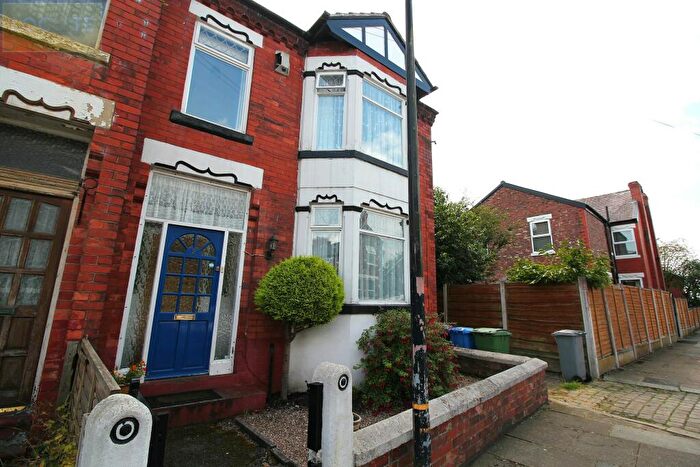 3 Bedroom End Of Terrace House For Sale In Bromley Avenue, Flixton, M41